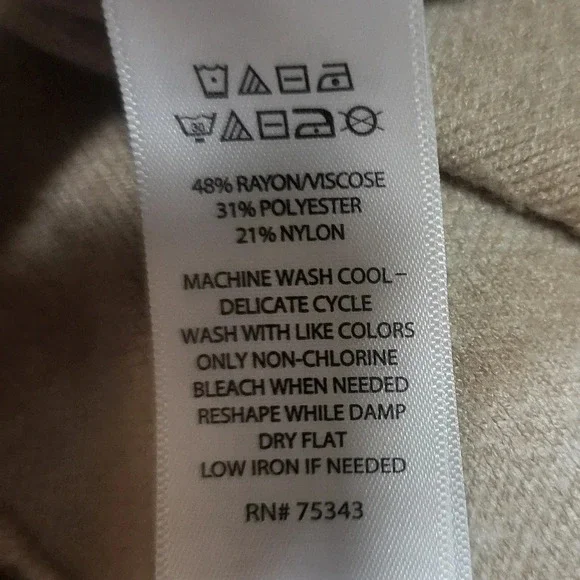 Tahari Zebra Print Sweater - Size M - New Without Tags - Picture 3 of 5